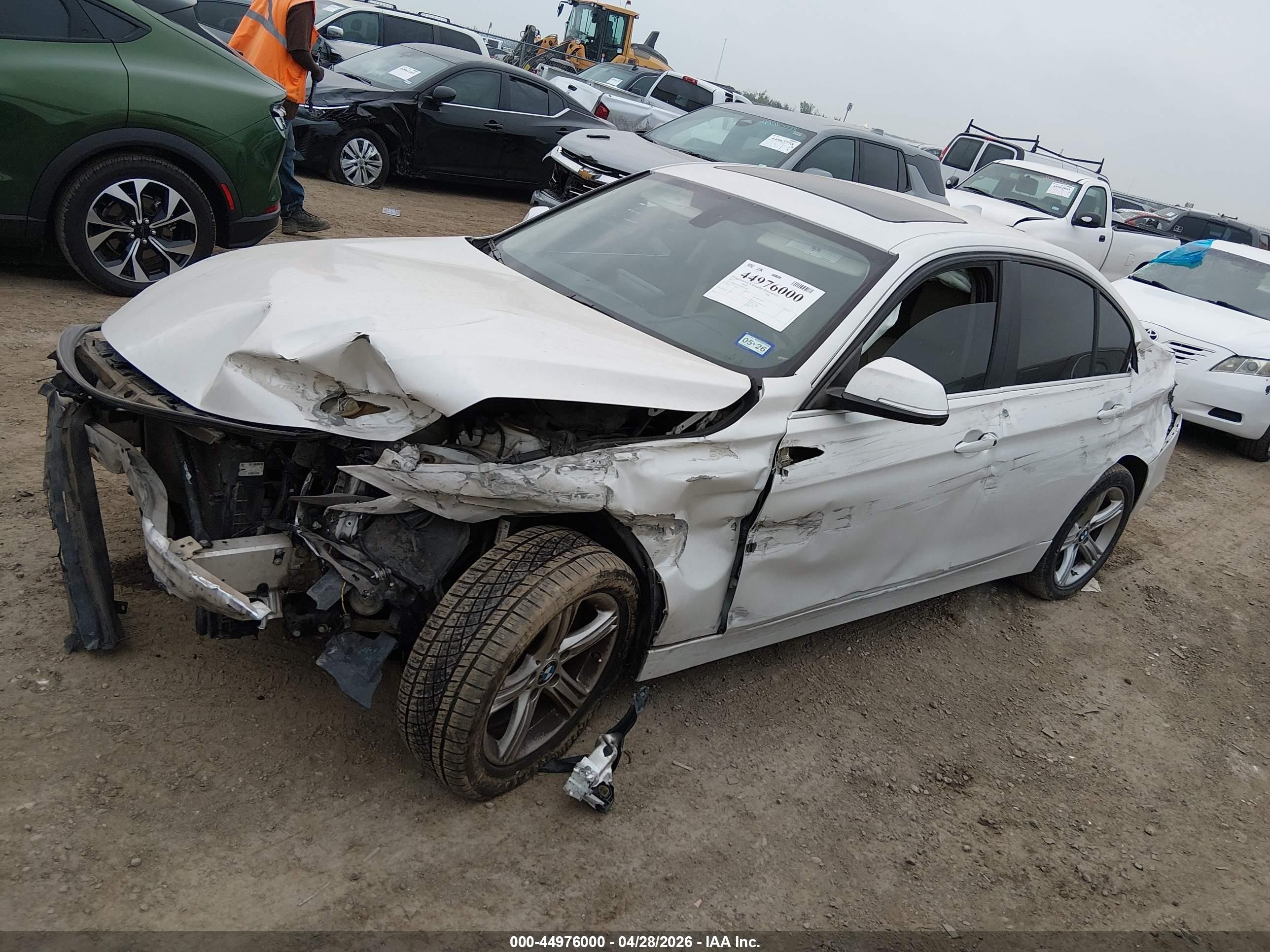 2015 BMW 328I VIN: WBA3A5G59FNP35285 Lot: 44976000