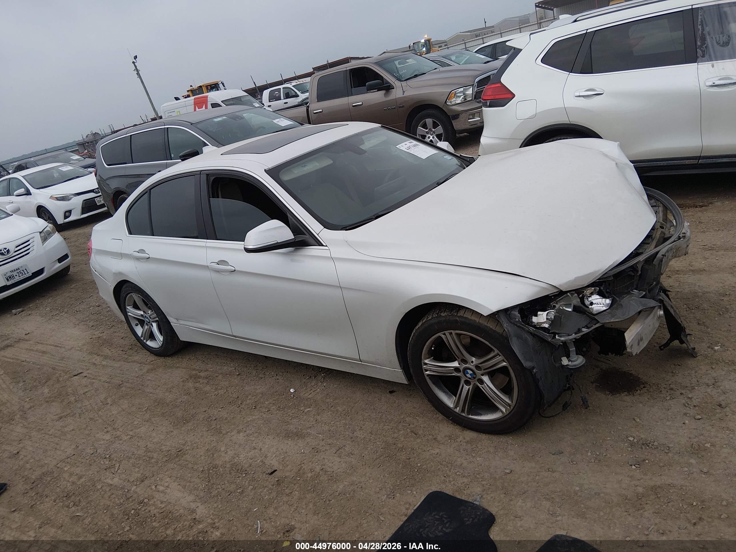 2015 BMW 328I VIN: WBA3A5G59FNP35285 Lot: 44976000