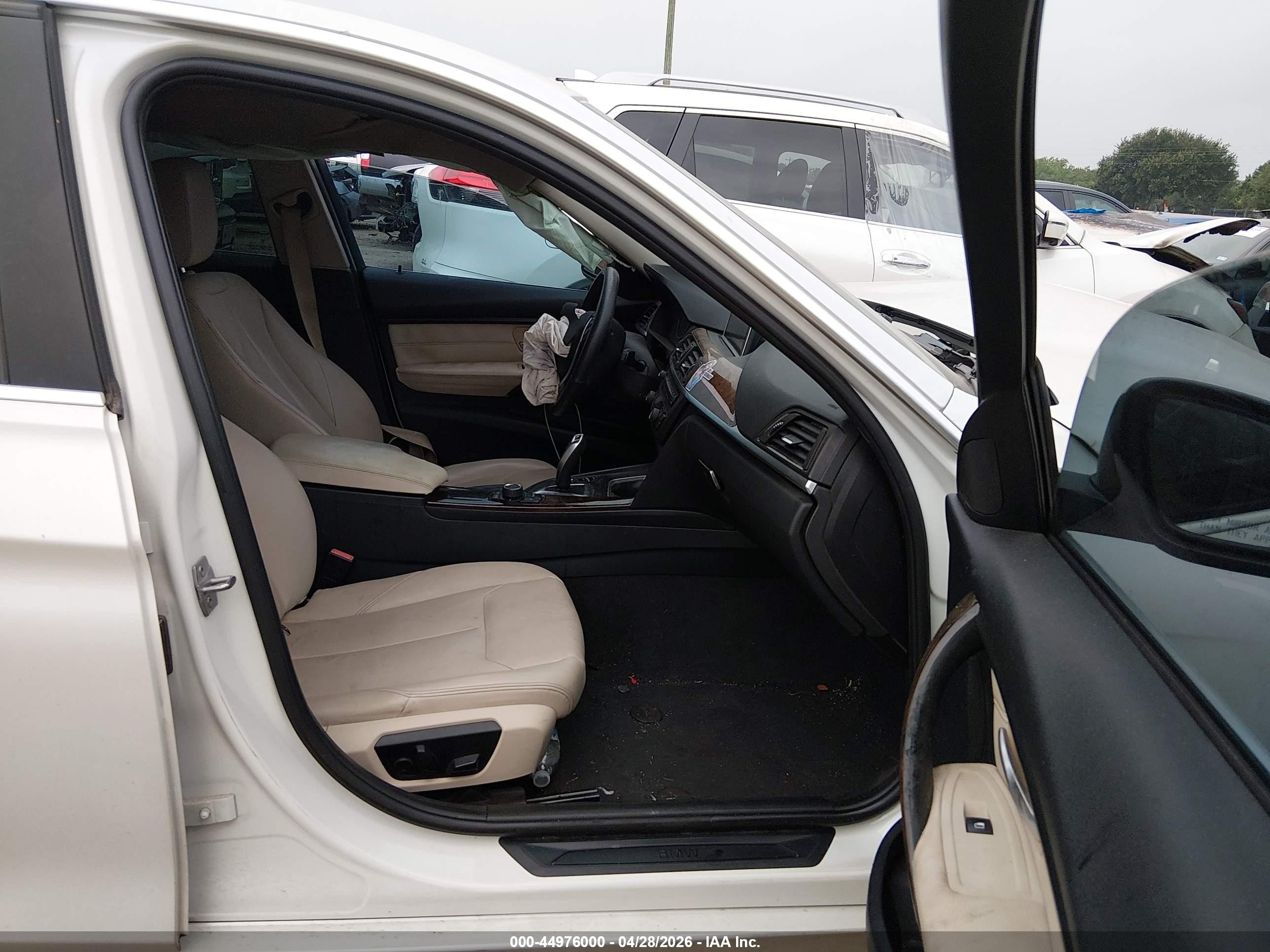 2015 BMW 328I VIN: WBA3A5G59FNP35285 Lot: 44976000